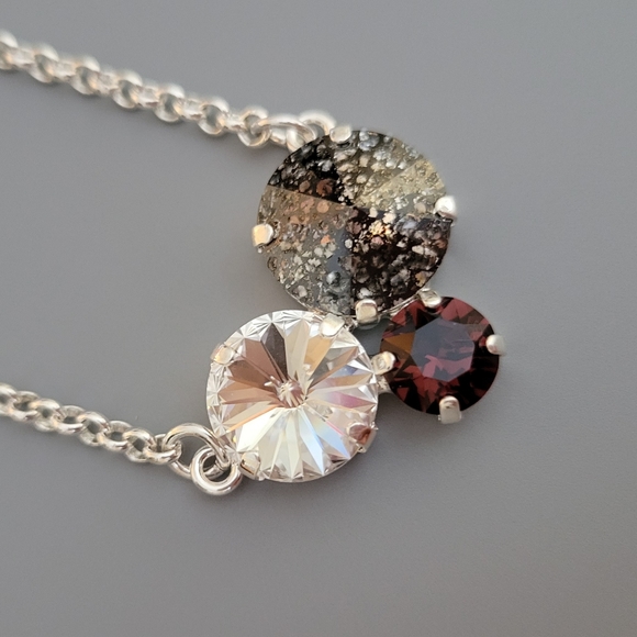 Austrian Crystal Cluster Pendant Necklace in Shiny Silver - Picture 1 of 10